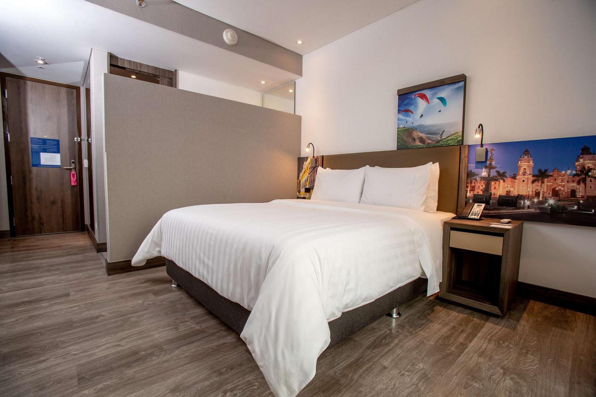Hotel Hampton By Hilton Lima San Isidro Extérieur photo