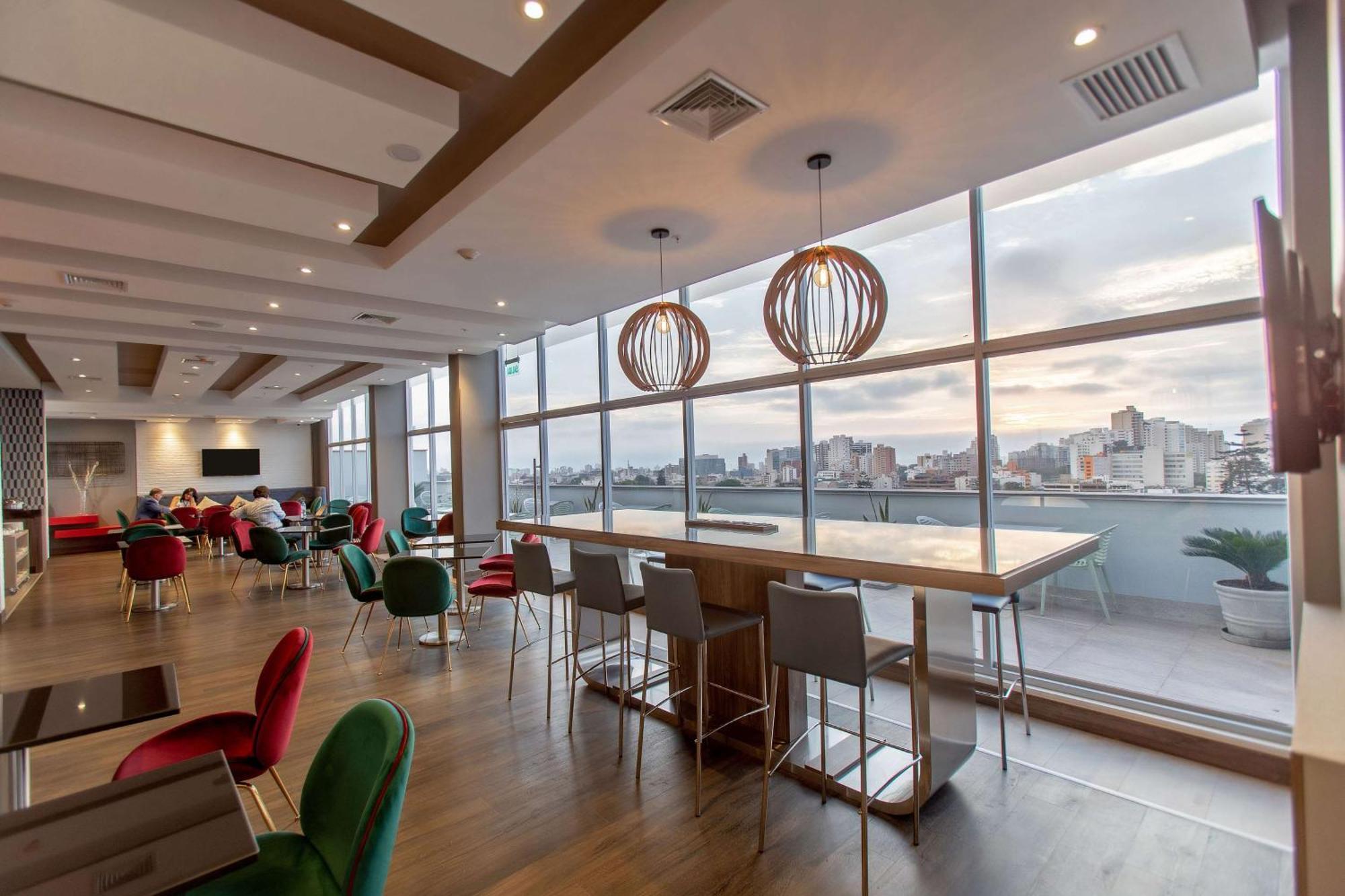 Hotel Hampton By Hilton Lima San Isidro Extérieur photo