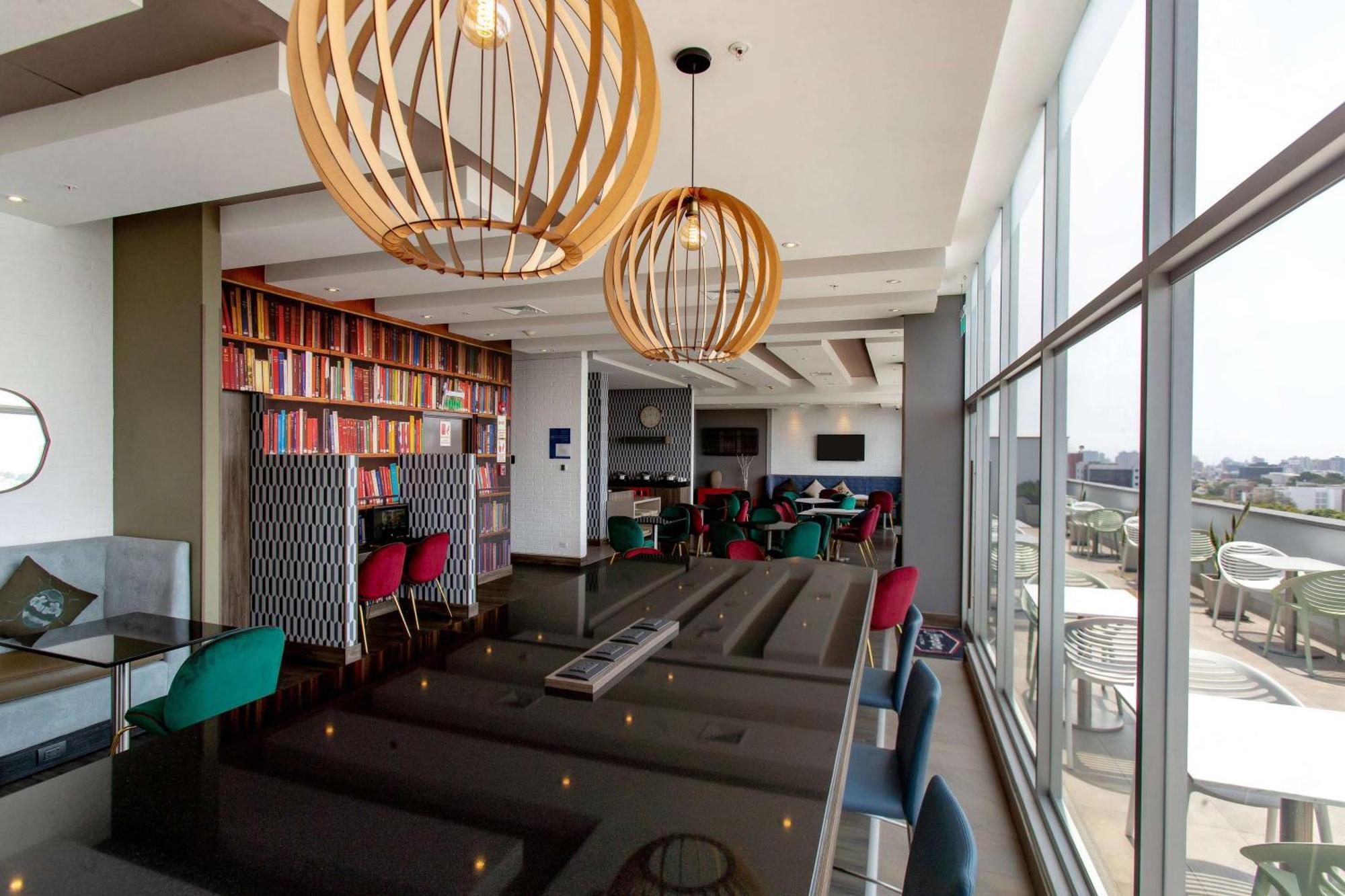 Hotel Hampton By Hilton Lima San Isidro Extérieur photo