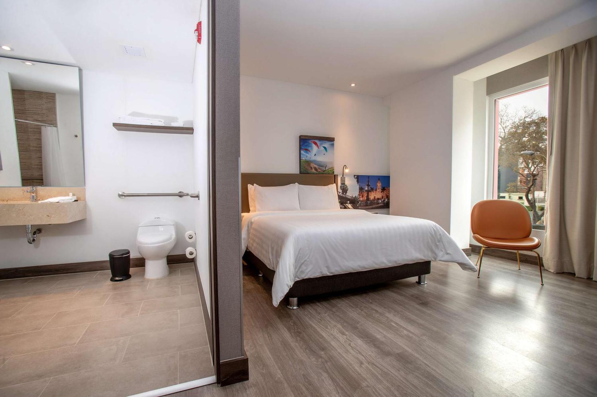 Hotel Hampton By Hilton Lima San Isidro Extérieur photo