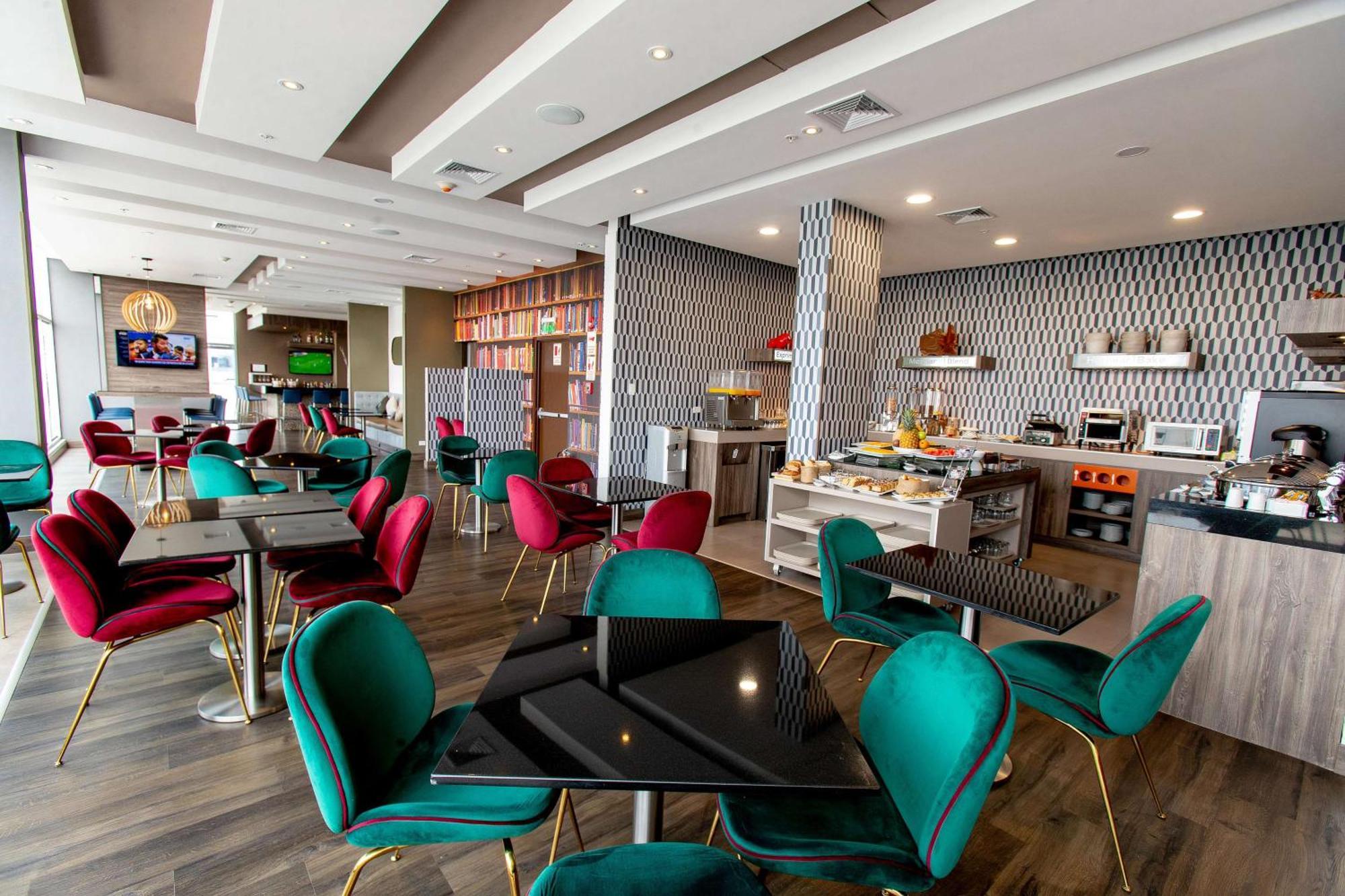 Hotel Hampton By Hilton Lima San Isidro Extérieur photo